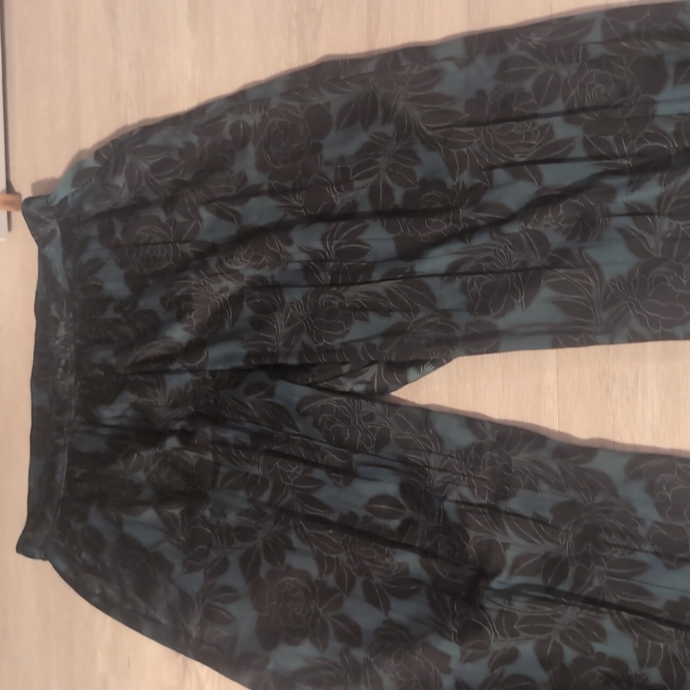 Gap wide legged pants